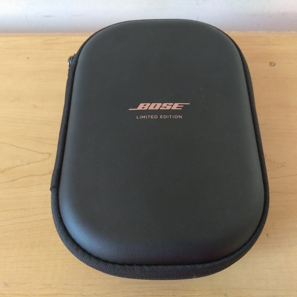 Bose QuietComfort 35 Series II Bluetooth Headphones Limited Edition - Picture 11 of 11